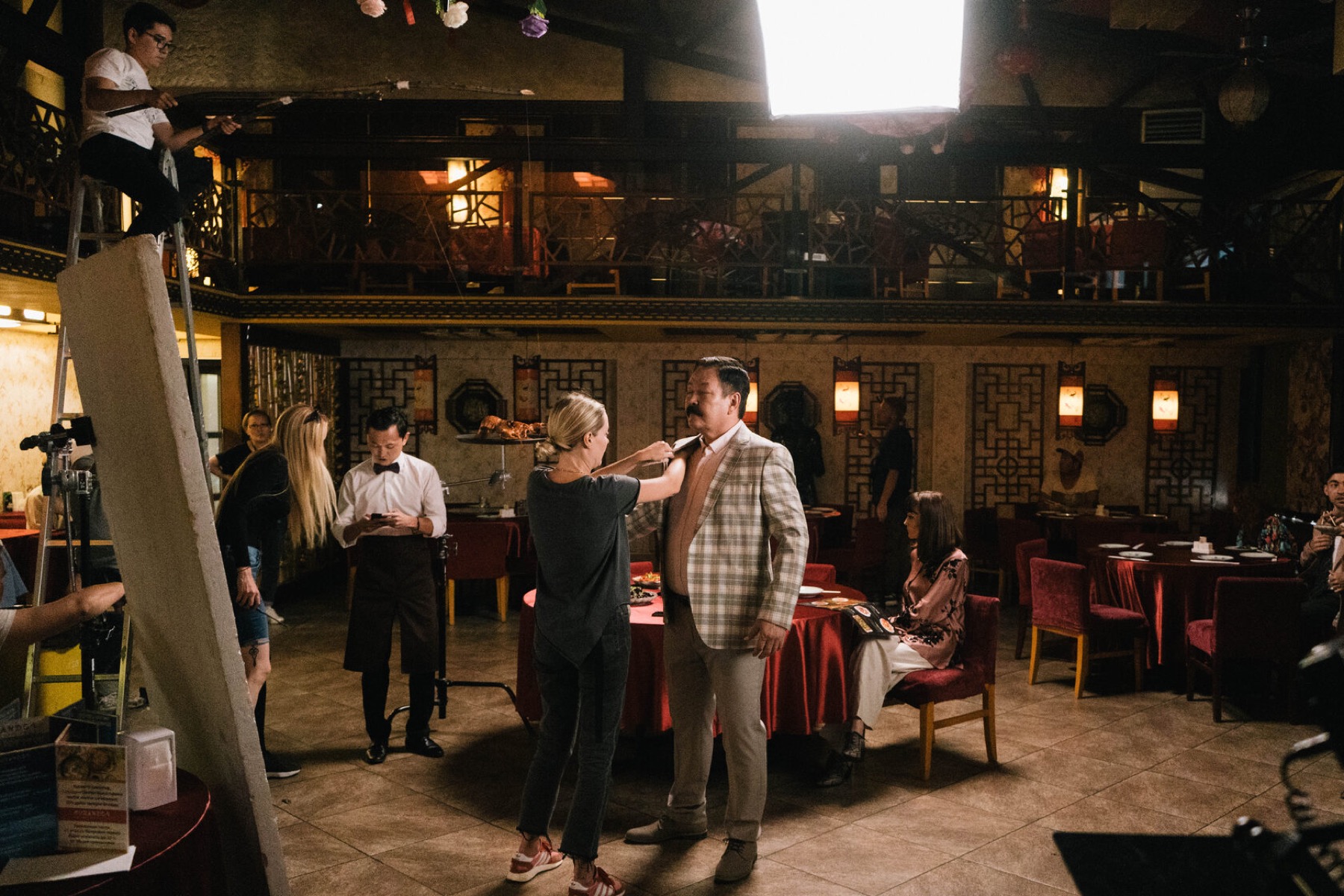 On set · 4:5